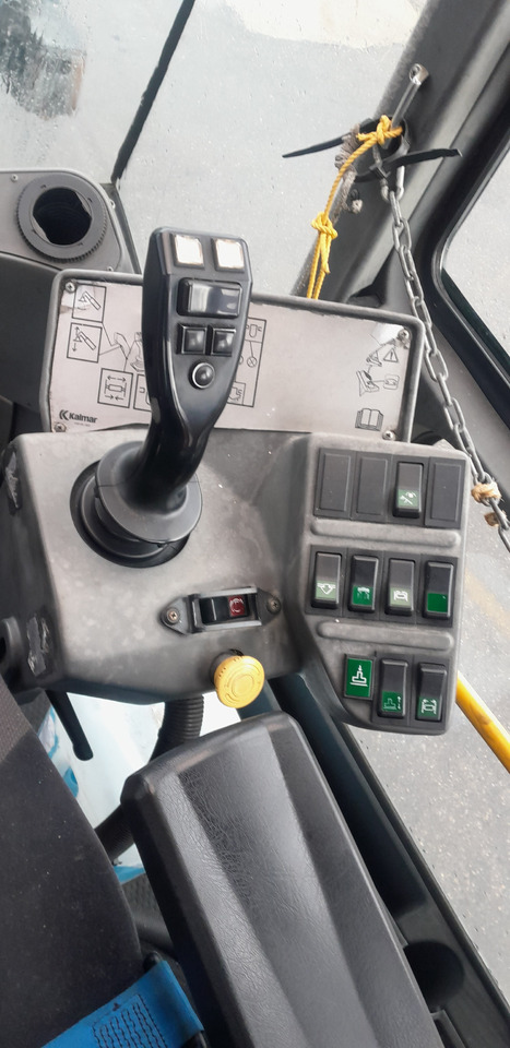 KALMAR DRF 450 70 S5XS - Konténerrakodó: 5 kép. KALMAR DRF 450 70 S5XS - Konténerrakodó: 5 kép.