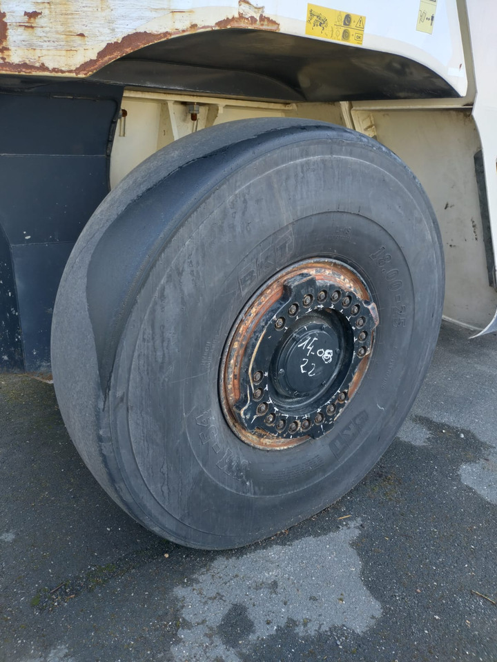 KONECRANES LiftAce 5-31 - Konténerrakodó: 5 kép. KONECRANES LiftAce 5-31 - Konténerrakodó: 5 kép.