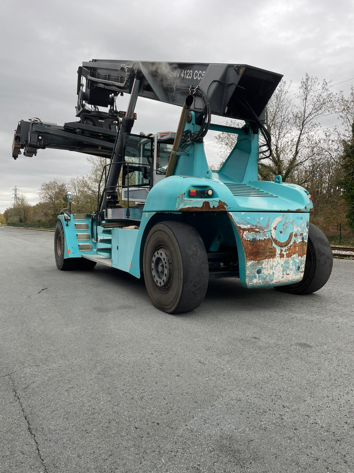 KONECRANES SMV 4123 CC5 - Konténerrakodó: 2 kép. KONECRANES SMV 4123 CC5 - Konténerrakodó: 2 kép.