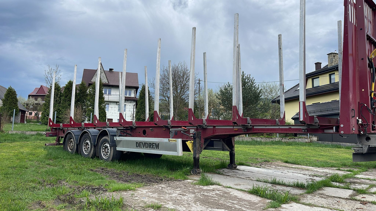 Naczepa Zasław - Rönkszállító félpótkocsi: 3 kép. Naczepa Zasław - Rönkszállító félpótkocsi: 3 kép.