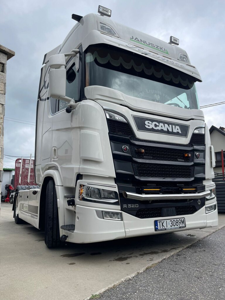 SCANIA R520 V8 - Nyergesvontató: 2 kép. SCANIA R520 V8 - Nyergesvontató: 2 kép.