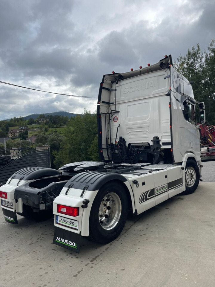 SCANIA R520 V8 - Nyergesvontató: 4 kép. SCANIA R520 V8 - Nyergesvontató: 4 kép.