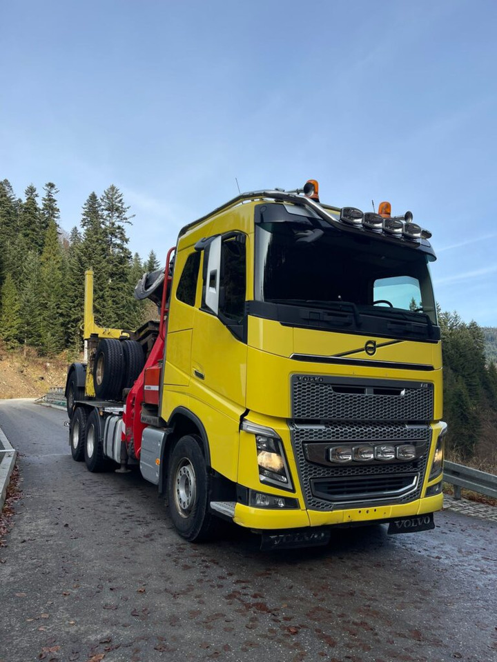 VOLVO FH16 650 - Nyergesvontató, Rönkszállító pótkocsi: 3 kép. VOLVO FH16 650 - Nyergesvontató, Rönkszállító pótkocsi: 3 kép.