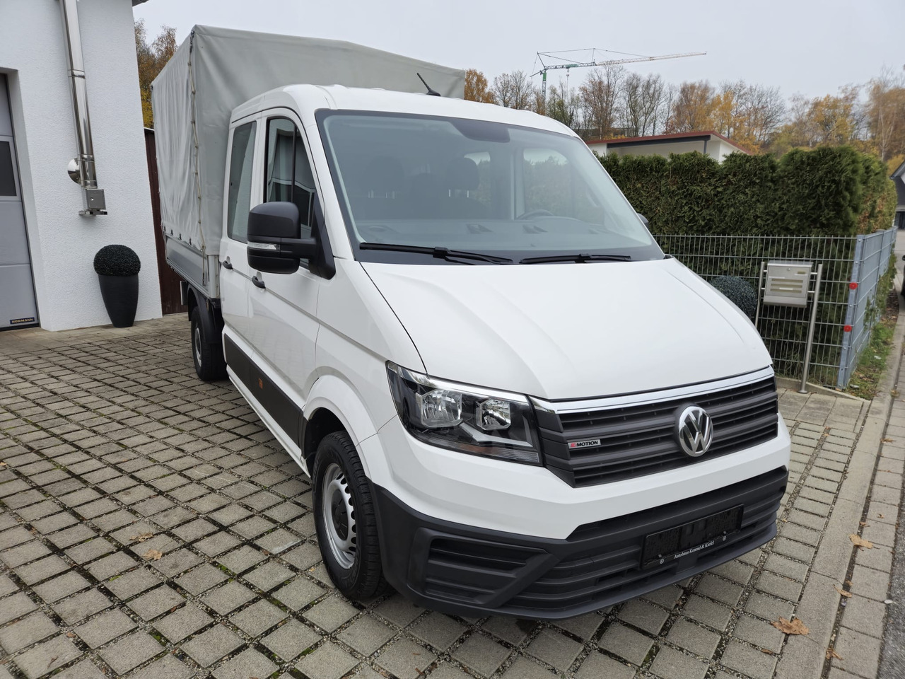 VOLKSWAGEN Crafter Pritsche 35 DOKA mittellang 4MOTION - Ponyvás kisteherautó: 2 kép. VOLKSWAGEN Crafter Pritsche 35 DOKA mittellang 4MOTION - Ponyvás kisteherautó: 2 kép.