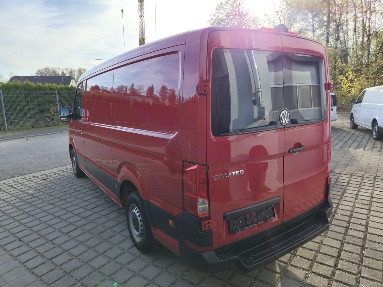 Volkswagen Crafter Kasten 35 FWD mittellang/Kamera/Navi/App - Furgon: 5 kép. Volkswagen Crafter Kasten 35 FWD mittellang/Kamera/Navi/App - Furgon: 5 kép.