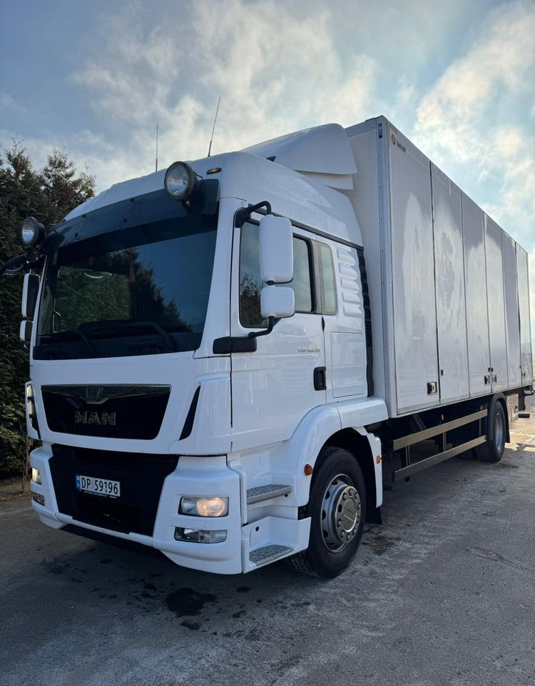 MAN MAN TGM 18.290/ IZOTERMA / OTWIERANY BOK/ /WINDA / 19 EUROPALET/ NISKI PRZEBIEG /SYPIALKA /ACC/EURO6 - Hűtős teherautó: 1 kép. MAN MAN TGM 18.290/ IZOTERMA / OTWIERANY BOK/ /WINDA / 19 EUROPALET/ NISKI PRZEBIEG /SYPIALKA /ACC/EURO6 - Hűtős teherautó: 1 kép.