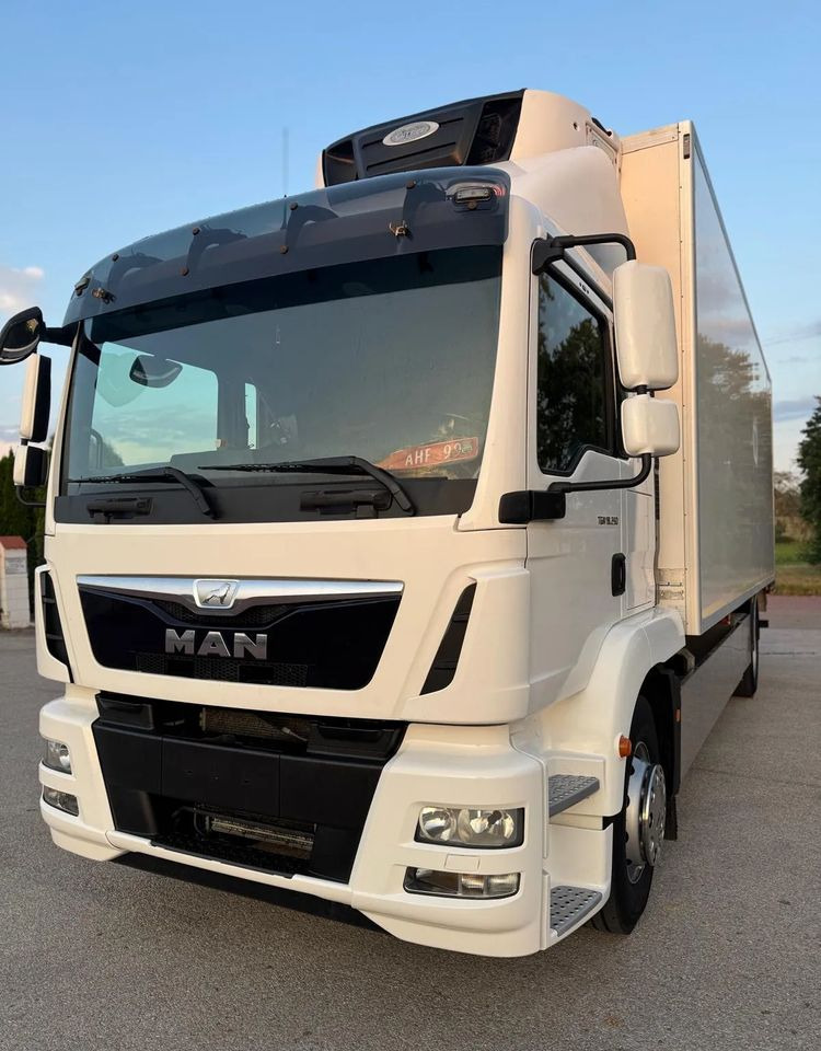 MAN TGM18.290 4x2 ACC/ CHłODNIA Z WINDĄ /CARRIER 850MT /SYPIALKA / EURO6/ASO - Hűtős teherautó: 2 kép. MAN TGM18.290 4x2 ACC/ CHłODNIA Z WINDĄ /CARRIER 850MT /SYPIALKA / EURO6/ASO - Hűtős teherautó: 2 kép.