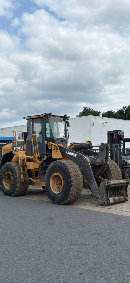 BELL L1806E - Rakodógép: 1 kép. BELL L1806E - Rakodógép: 1 kép.