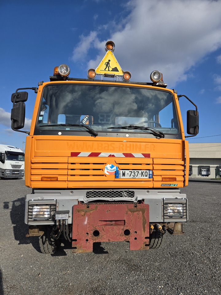 Renault G250 4x4 - Billenőplatós teherautó, Darus autó: 3 kép. Renault G250 4x4 - Billenőplatós teherautó, Darus autó: 3 kép.