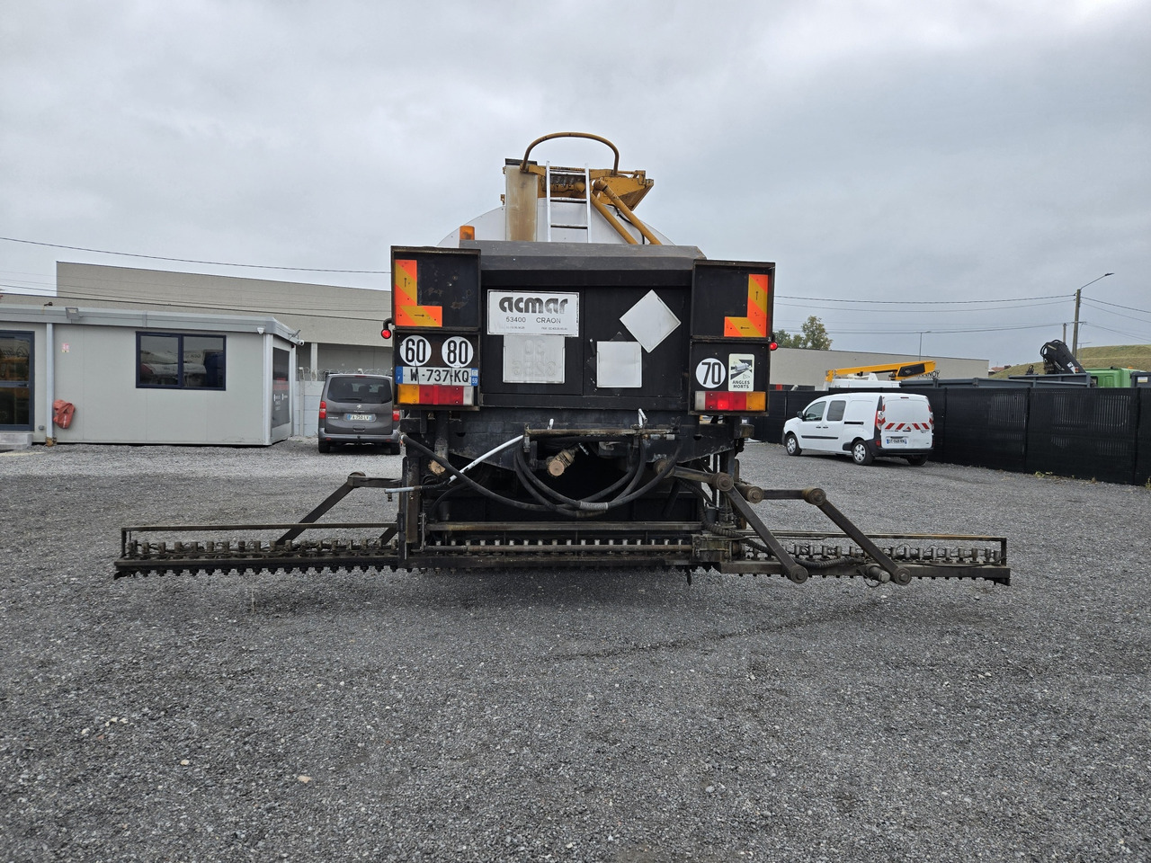 Renault Premium 300 - Bitumenszóró: 4 kép. Renault Premium 300 - Bitumenszóró: 4 kép.