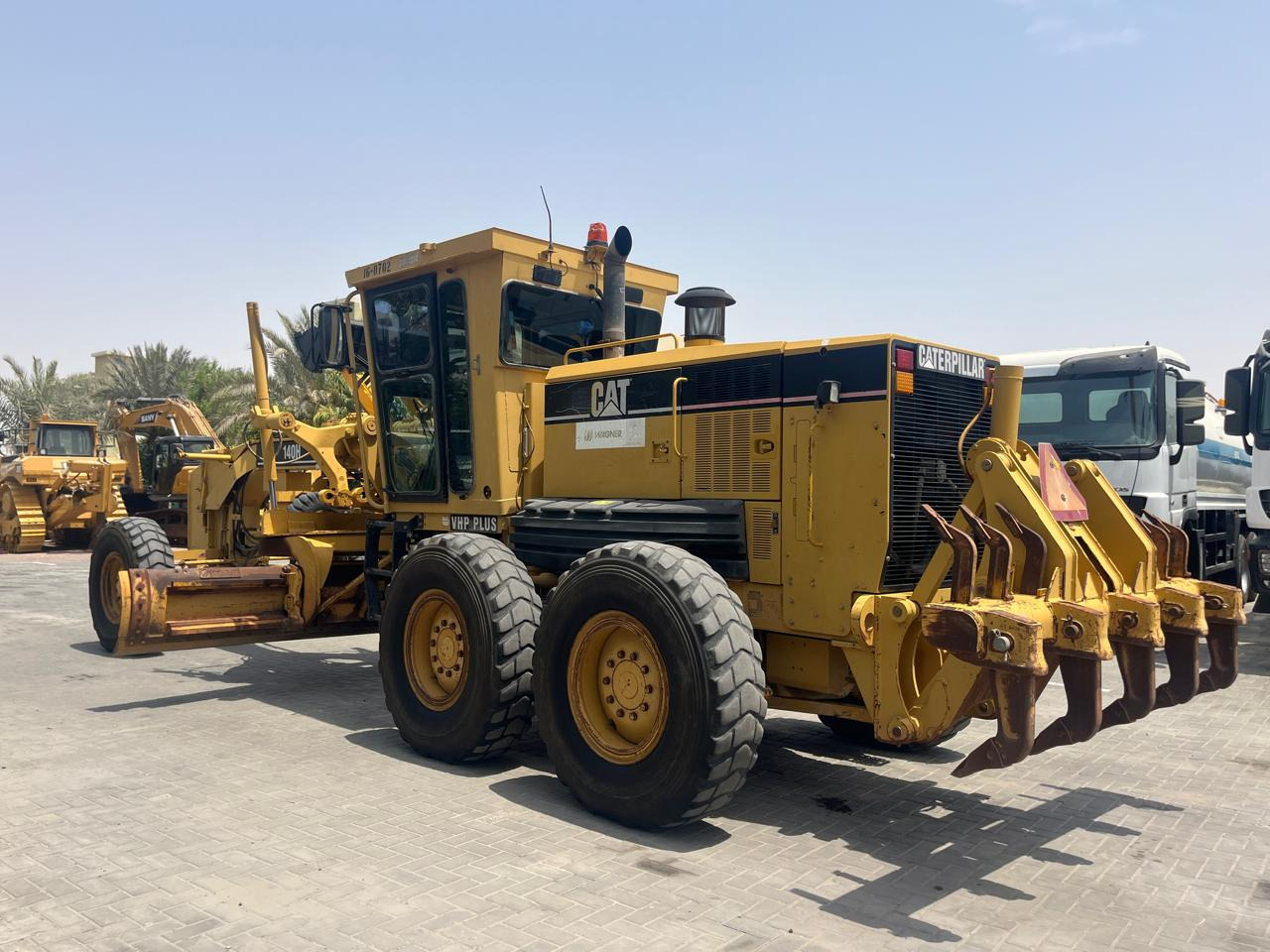 CATERPILLAR 140H - Gréder: 3 kép. CATERPILLAR 140H - Gréder: 3 kép.