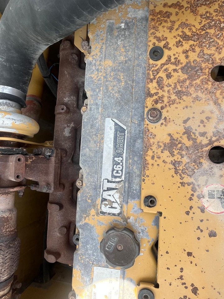 CATERPILLAR 323DL - Lánctalpas kotró: 3 kép. CATERPILLAR 323DL - Lánctalpas kotró: 3 kép.