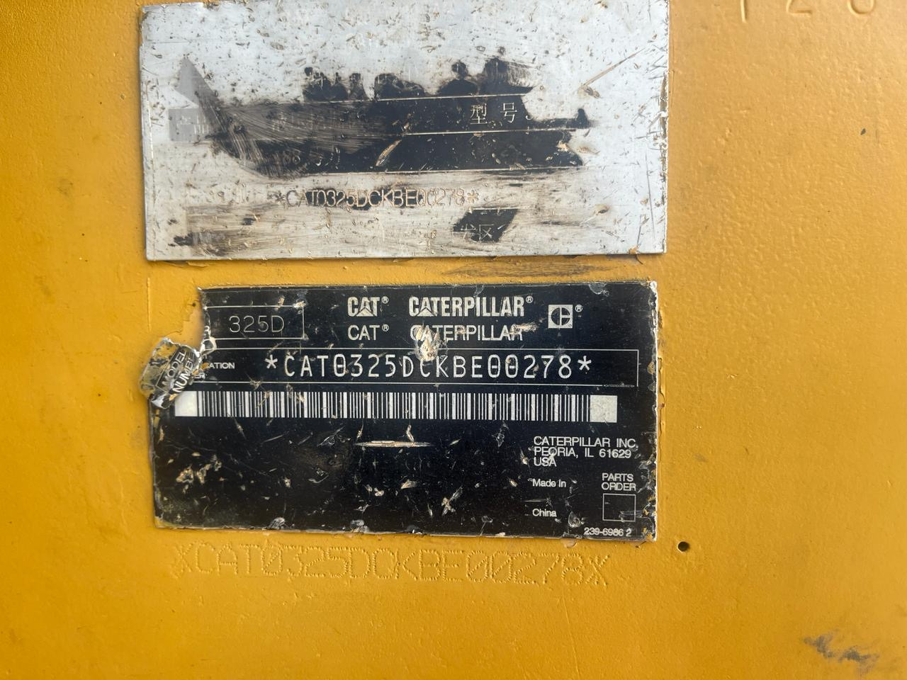 CATERPILLAR 325DL - Lánctalpas kotró: 2 kép. CATERPILLAR 325DL - Lánctalpas kotró: 2 kép.