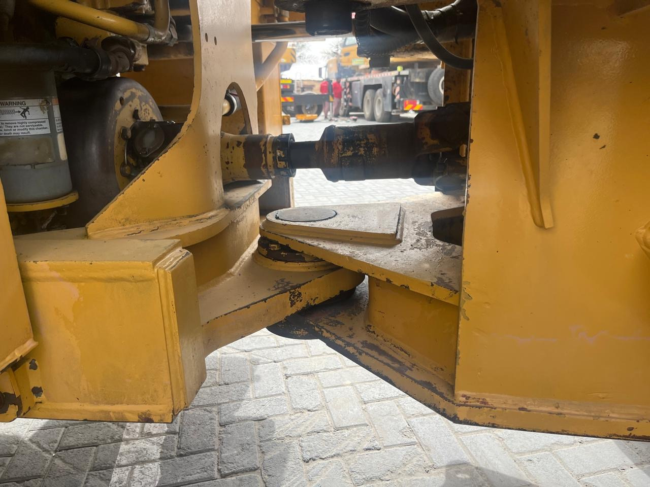 CATERPILLAR 950H - Gumikerekes homlokrakodó: 4 kép. CATERPILLAR 950H - Gumikerekes homlokrakodó: 4 kép.