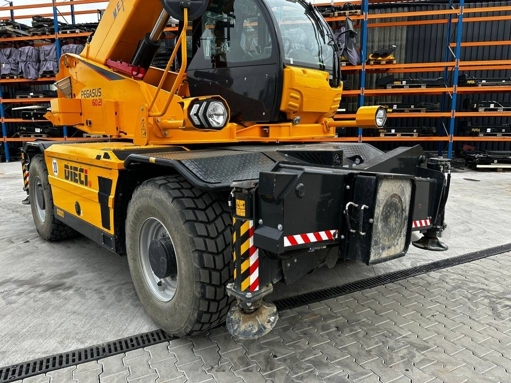 Dieci Pegasus 60,21 - Teleszkópos rakodó: 4 kép. Dieci Pegasus 60,21 - Teleszkópos rakodó: 4 kép.