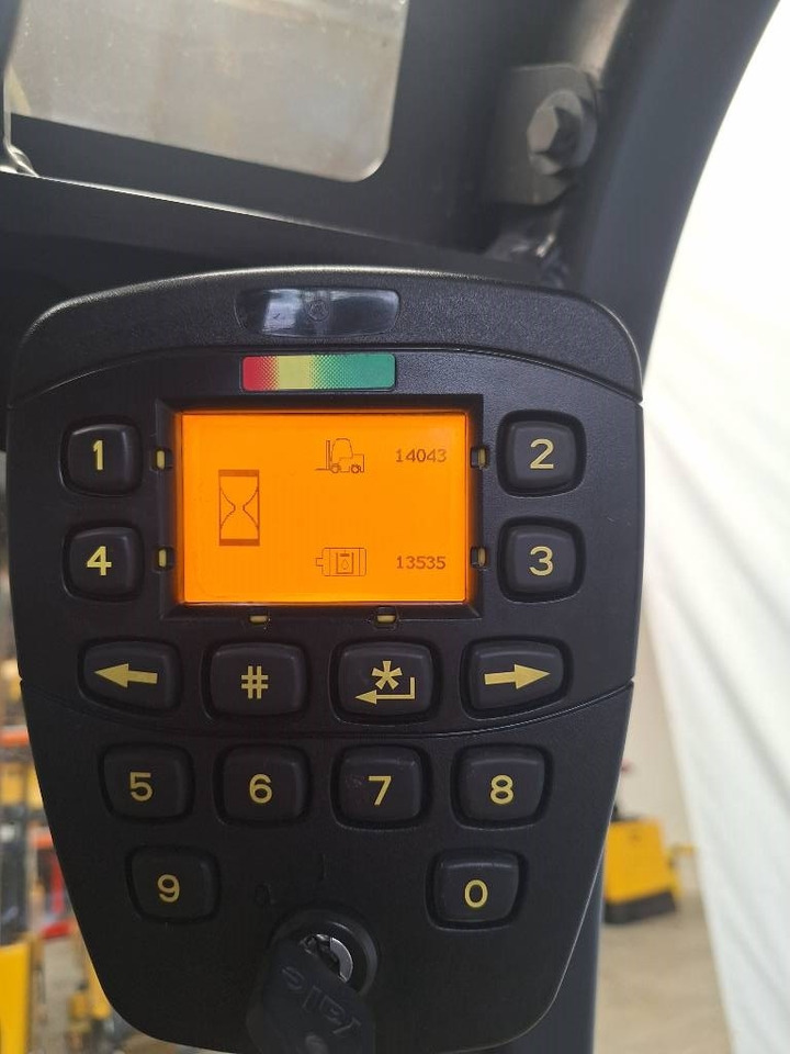 Yale ERP 16 VT - Elektromos targonca: 5 kép. Yale ERP 16 VT - Elektromos targonca: 5 kép.