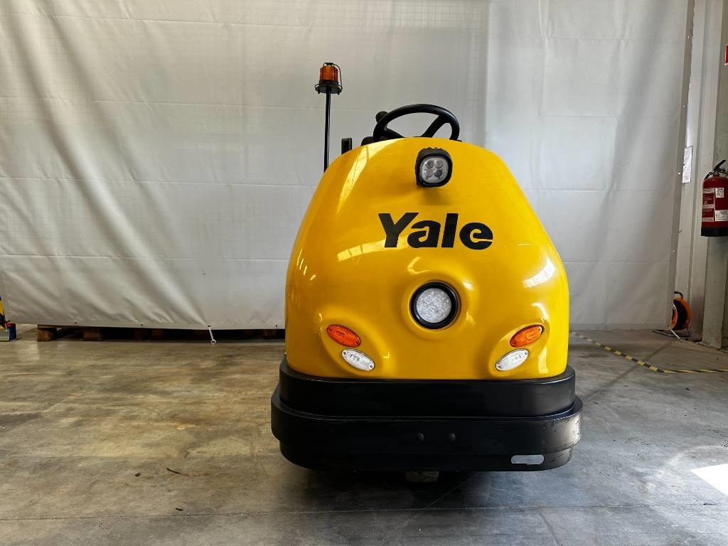 Yale MT70 - Elektromos vontató: 4 kép. Yale MT70 - Elektromos vontató: 4 kép.