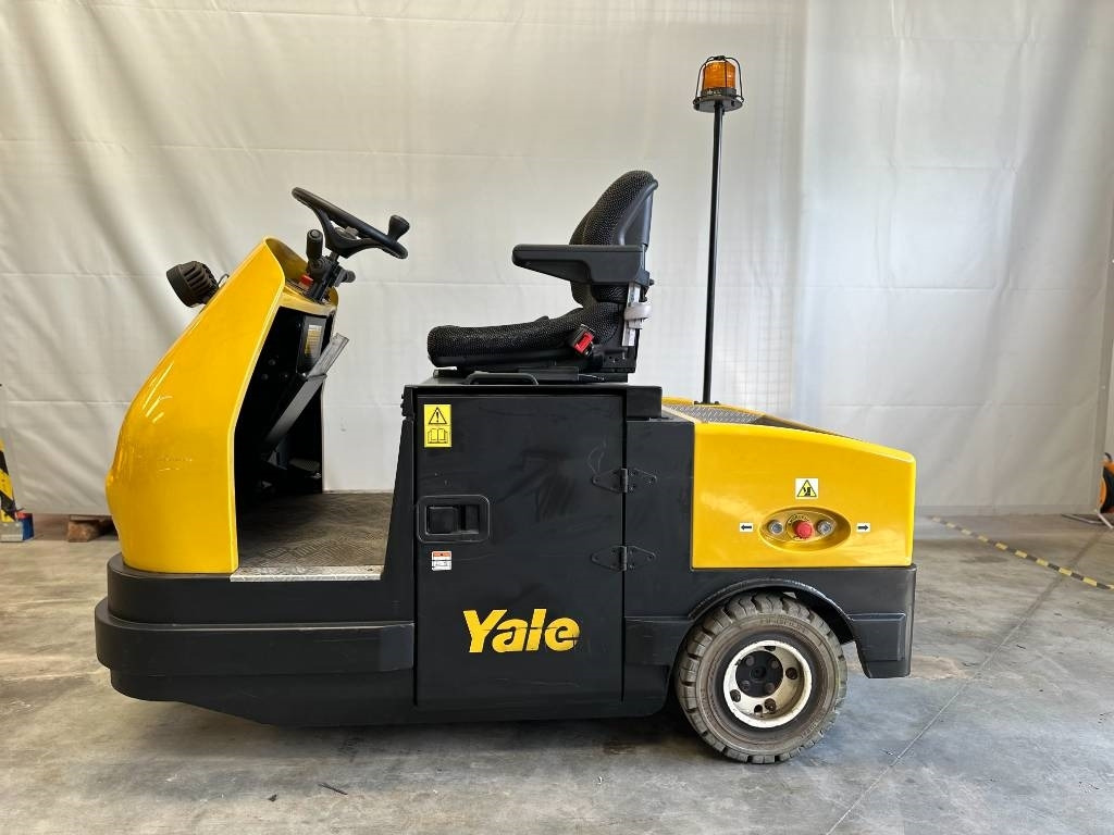 Yale MT70 - Elektromos vontató: 3 kép. Yale MT70 - Elektromos vontató: 3 kép.