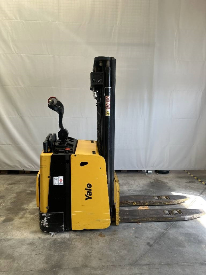 Yale ms15x - Emelőtargoncá: 4 kép. Yale ms15x - Emelőtargoncá: 4 kép.