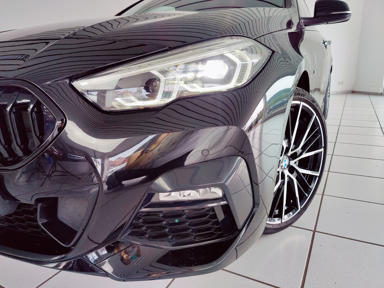 BMW 218 i M Sport Navi RTTI DAB HiFi SHZ - Szedán: 2 kép. BMW 218 i M Sport Navi RTTI DAB HiFi SHZ - Szedán: 2 kép.