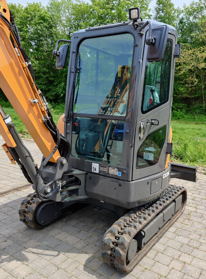 Case CX26C Minibagger m. Kabine NEU Komfortsitz HZG LED Scheinwerfer Joystick-Steuerung - Minikotró: 3 kép. Case CX26C Minibagger m. Kabine NEU Komfortsitz HZG LED Scheinwerfer Joystick-Steuerung - Minikotró: 3 kép.