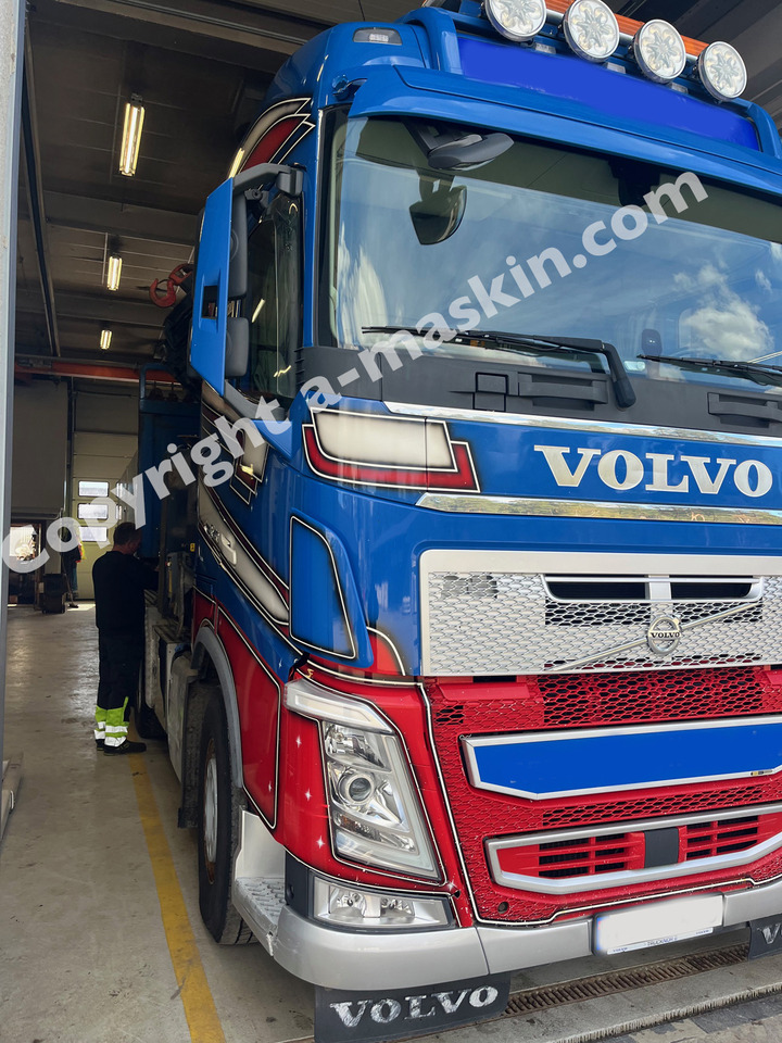VOLVO FH 540 - Platós teherautó, Darus autó: 1 kép. VOLVO FH 540 - Platós teherautó, Darus autó: 1 kép.