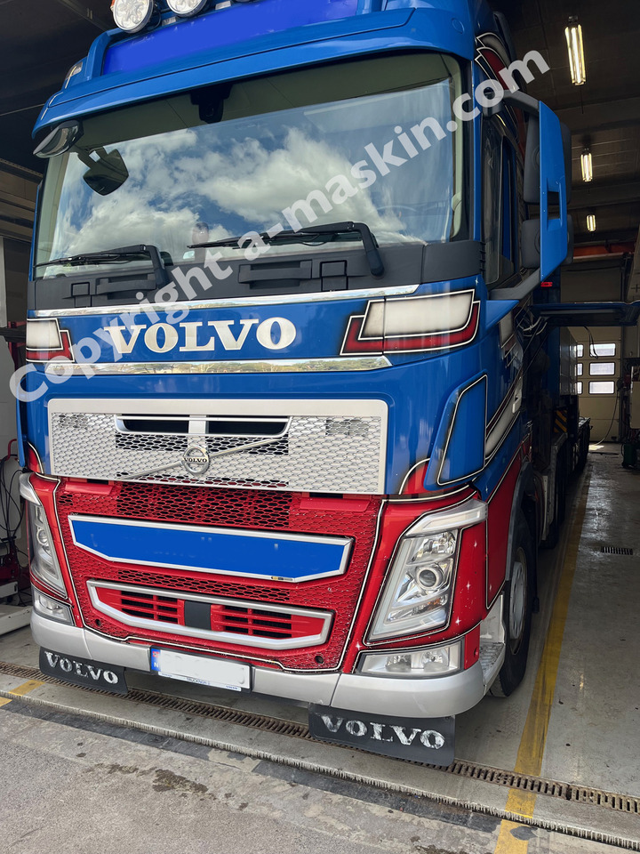 VOLVO FH 540 - Platós teherautó, Darus autó: 2 kép. VOLVO FH 540 - Platós teherautó, Darus autó: 2 kép.