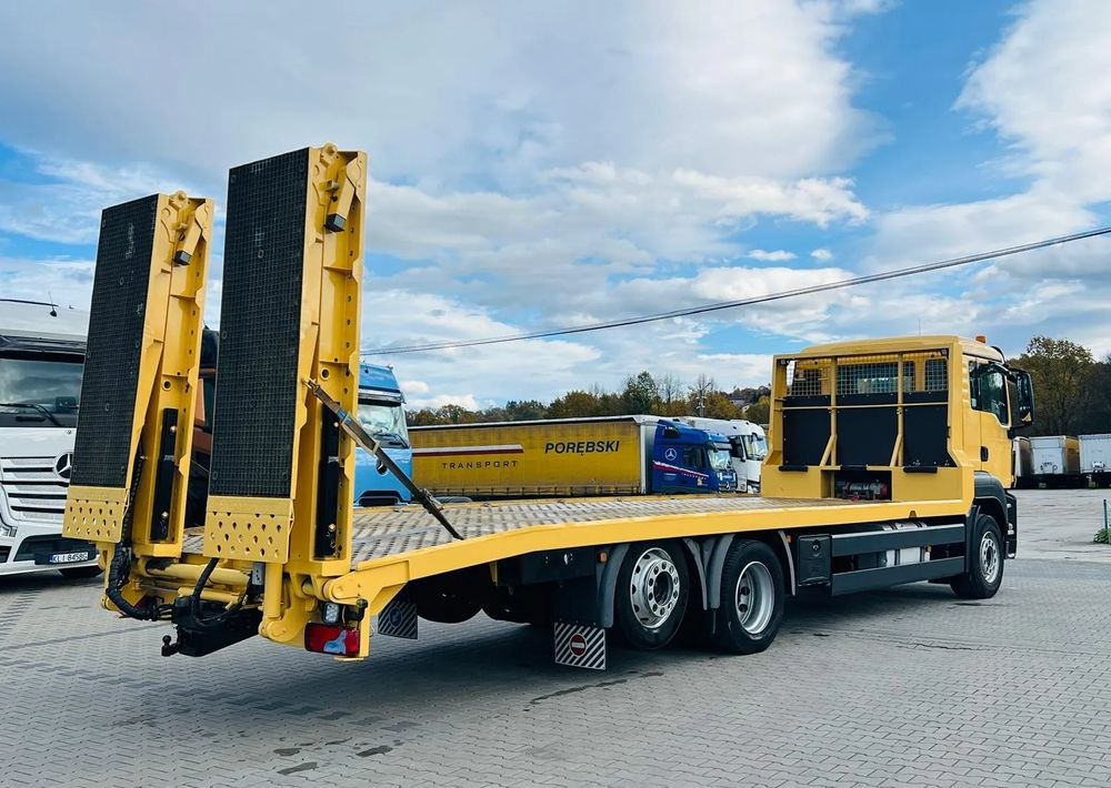 MAN TGS / 6x2/ LAWETA / PLATFORMA / NAJAZDY HYDRAULICZNE / WYCIĄGARKA / oś skrętna i podnoszona - Vontató: 3 kép. MAN TGS / 6x2/ LAWETA / PLATFORMA / NAJAZDY HYDRAULICZNE / WYCIĄGARKA / oś skrętna i podnoszona - Vontató: 3 kép.