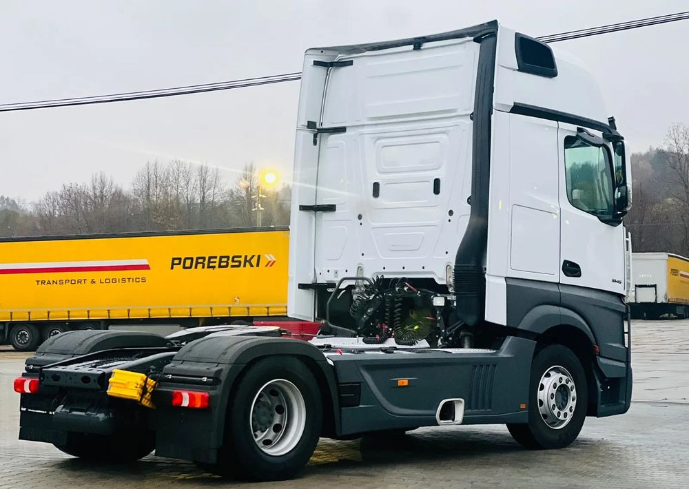 Mercedes-Benz ACTROS 1845 - Nyergesvontató: 5 kép. Mercedes-Benz ACTROS 1845 - Nyergesvontató: 5 kép.