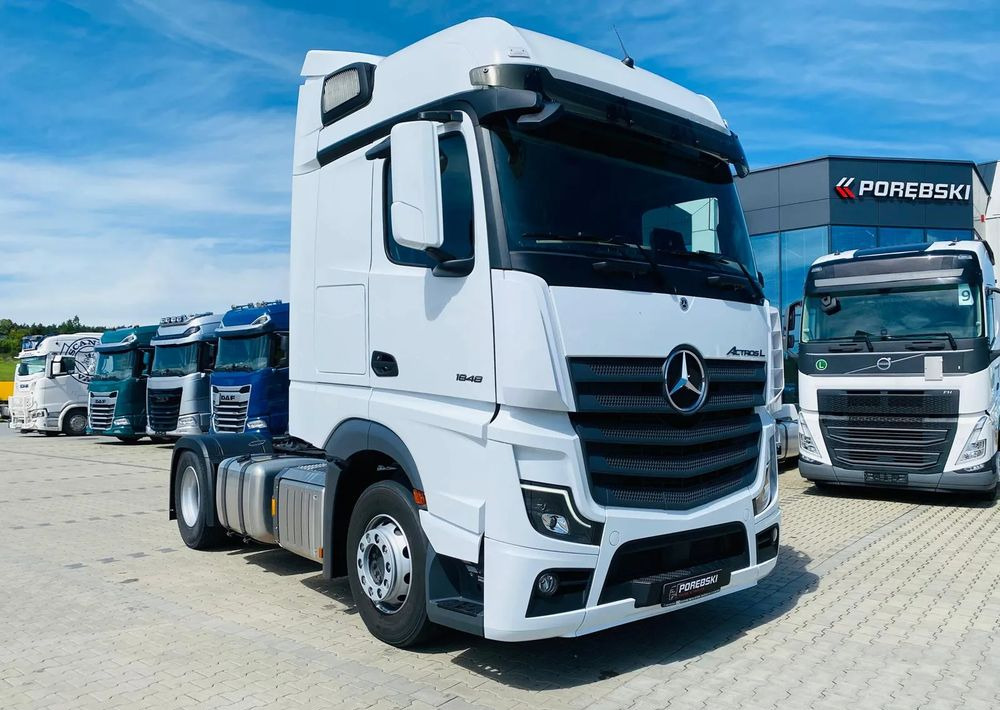 Mercedes-Benz ACTROS 1848 - Nyergesvontató: 1 kép. Mercedes-Benz ACTROS 1848 - Nyergesvontató: 1 kép.