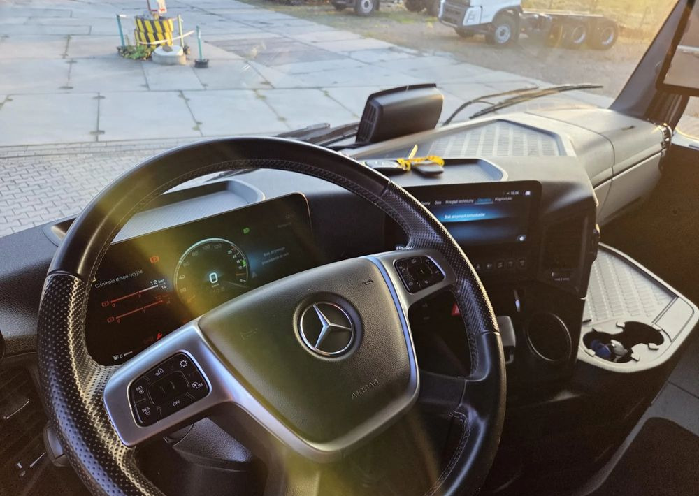 Mercedes-Benz Actros 1845/ Retarder olejowy/Klima Postojowa / Aktywny tempomat ACC/ - Nyergesvontató: 5 kép. Mercedes-Benz Actros 1845/ Retarder olejowy/Klima Postojowa / Aktywny tempomat ACC/ - Nyergesvontató: 5 kép.