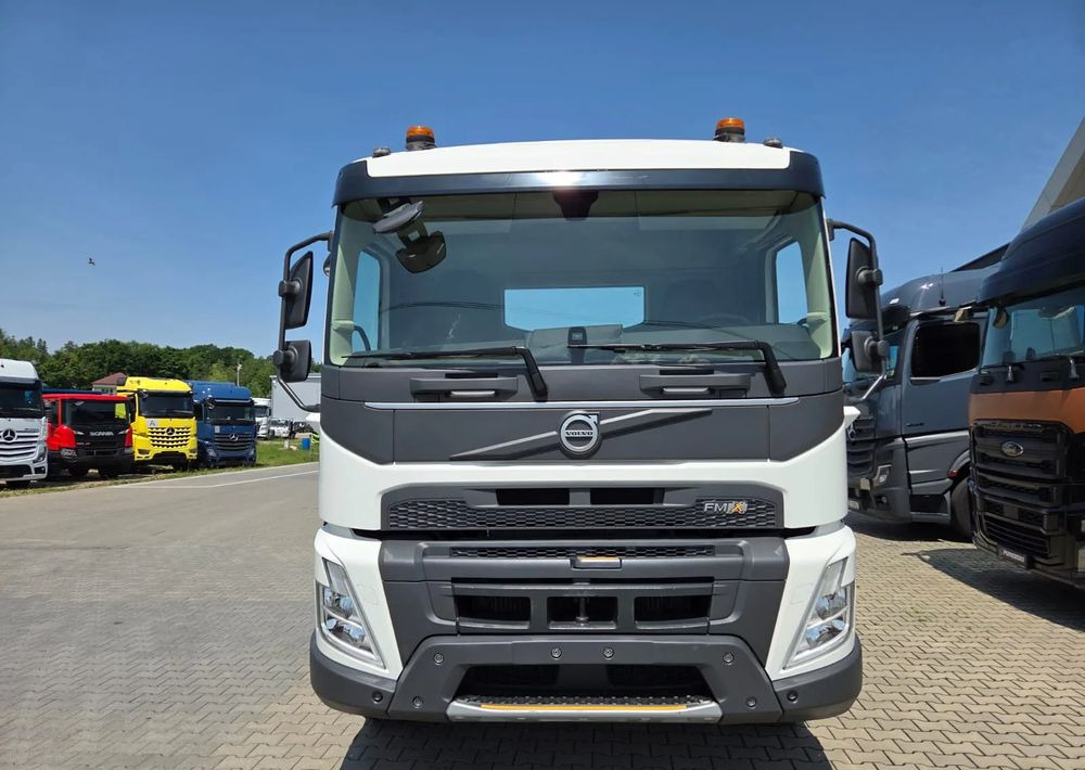 Volvo FMX 6x2 - Alvaz teherautó: 3 kép. Volvo FMX 6x2 - Alvaz teherautó: 3 kép.