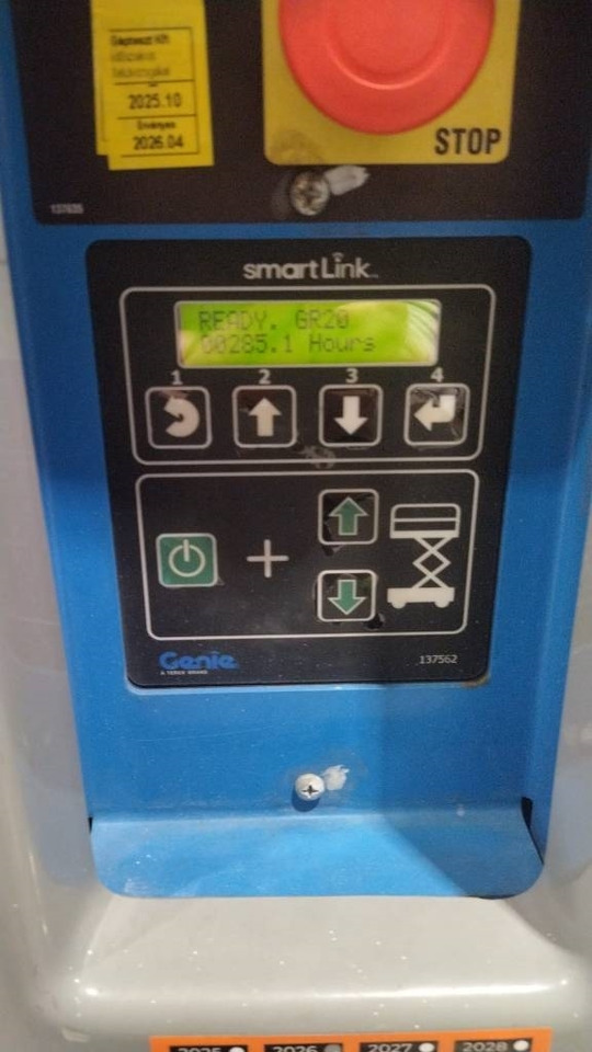 Genie GR 20 - Oszlopos személyemelő: 5 kép. Genie GR 20 - Oszlopos személyemelő: 5 kép.