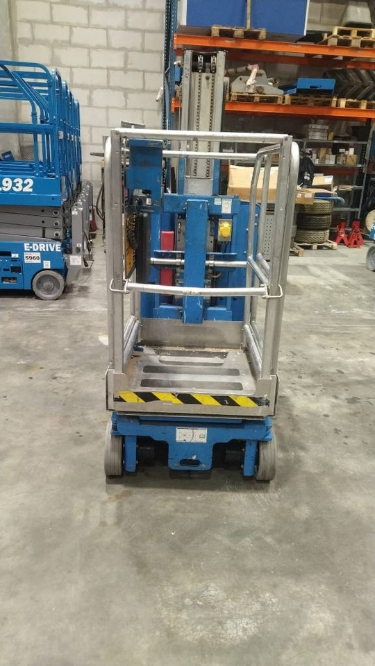 Genie GR 20 - Oszlopos személyemelő: 2 kép. Genie GR 20 - Oszlopos személyemelő: 2 kép.