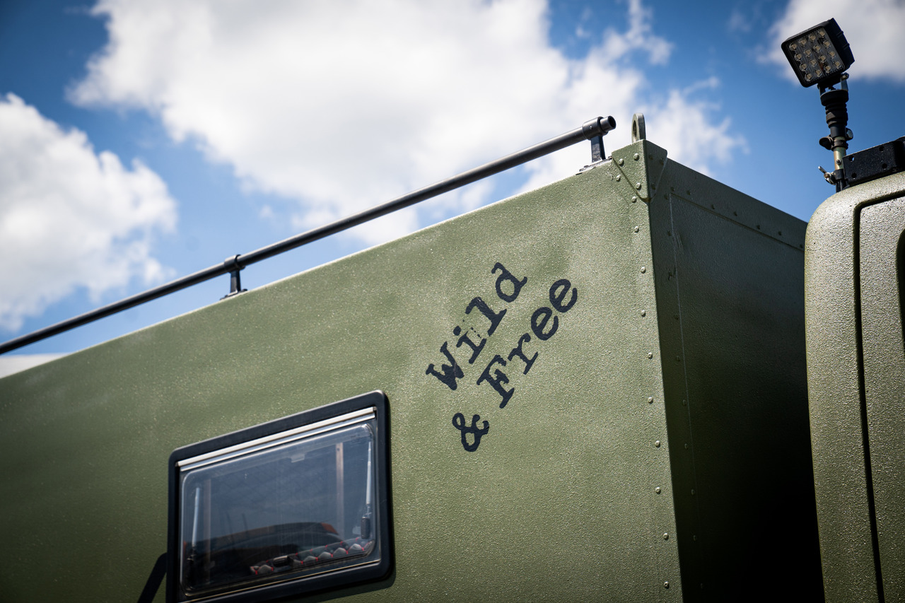 Unimog Unimog U300 Camper, Wohnmobil, Aufbau ist Wechselbar - Lakóautó: 5 kép. Unimog Unimog U300 Camper, Wohnmobil, Aufbau ist Wechselbar - Lakóautó: 5 kép.