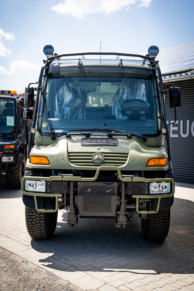 Unimog Unimog U300 Camper, Wohnmobil, Aufbau ist Wechselbar - Lakóautó: 3 kép. Unimog Unimog U300 Camper, Wohnmobil, Aufbau ist Wechselbar - Lakóautó: 3 kép.