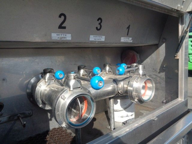 Tartályos félpótkocsi, Fejőberendezés Lebensmitteltank: 8 kép.