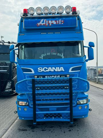 Scania R520 V8 - Nyergesvontató: 3 kép. Scania R520 V8 - Nyergesvontató: 3 kép.