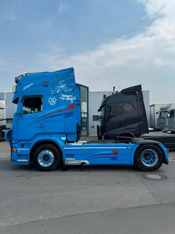 Scania R520 V8 - Nyergesvontató: 1 kép. Scania R520 V8 - Nyergesvontató: 1 kép.