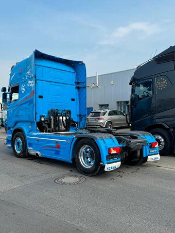 Scania R520 V8 - Nyergesvontató: 4 kép. Scania R520 V8 - Nyergesvontató: 4 kép.