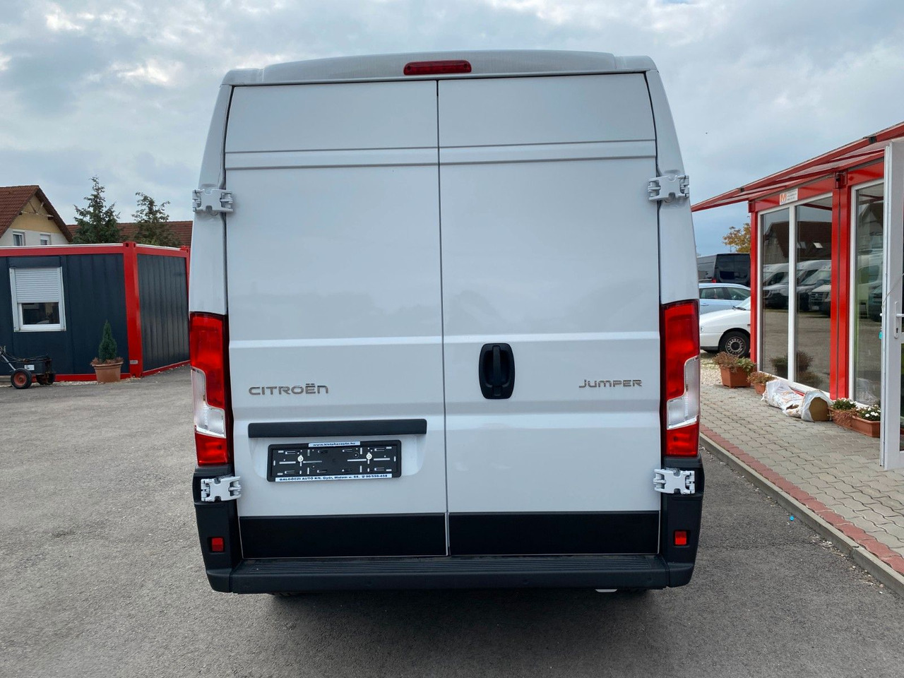 Citroën Jumper Kasten Hochraum 35 L3H2 BlueHDi 140 - Furgon: 5 kép. Citroën Jumper Kasten Hochraum 35 L3H2 BlueHDi 140 - Furgon: 5 kép.