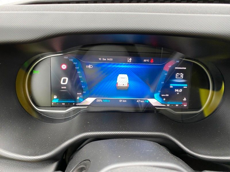 Iveco 35C18H - Furgon: 2 kép. Iveco 35C18H - Furgon: 2 kép.