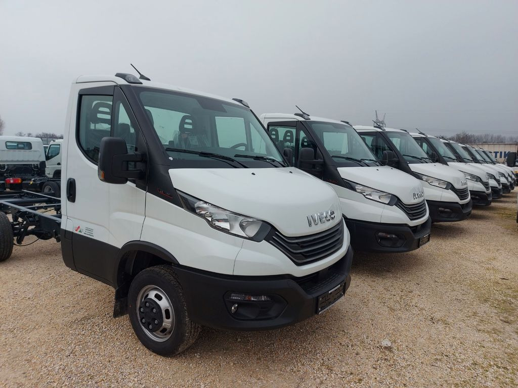 Iveco Daily 35C16 Fahrgestell Wählbar Aufbau Euro6E Iveco Daily 35C16 Fahrgestell Wählbar Aufbau Euro6E - Alvaz teherautó, Darus autó: 2 kép. Iveco Daily 35C16 Fahrgestell Wählbar Aufbau Euro6E Iveco Daily 35C16 Fahrgestell Wählbar Aufbau Euro6E - Alvaz teherautó, Darus autó: 2 kép.