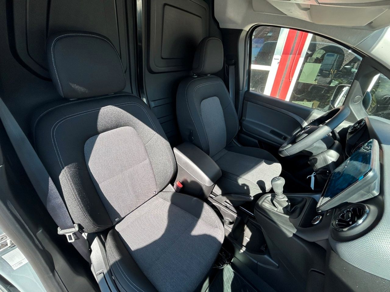 Mercedes-Benz Citan Kasten 112 CDI lang - Kis furgon: 5 kép. Mercedes-Benz Citan Kasten 112 CDI lang - Kis furgon: 5 kép.