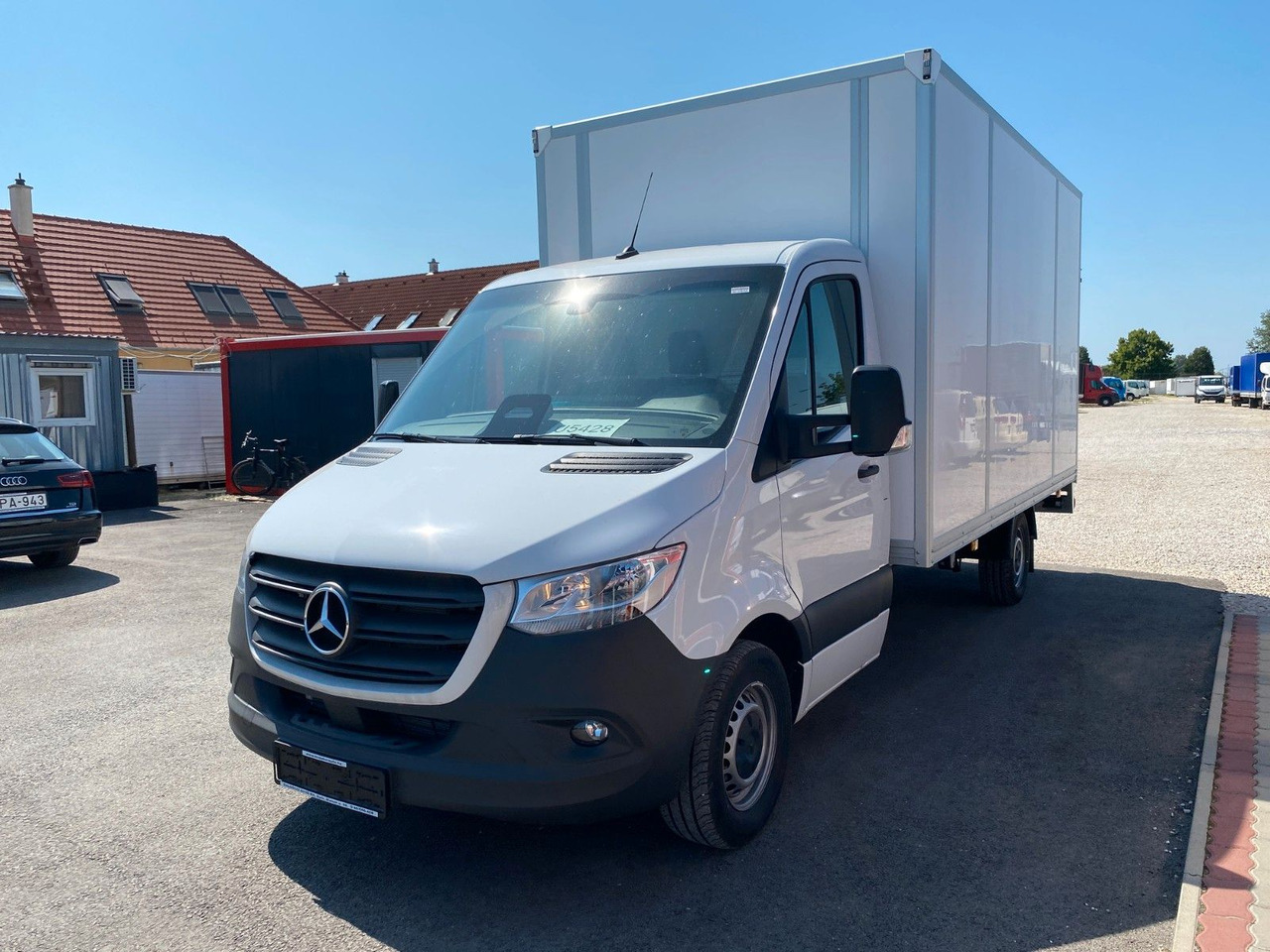 Mercedes-Benz Sprinter 317 Koffer+LBW - Dobozos kisteherautó: 1 kép. Mercedes-Benz Sprinter 317 Koffer+LBW - Dobozos kisteherautó: 1 kép.