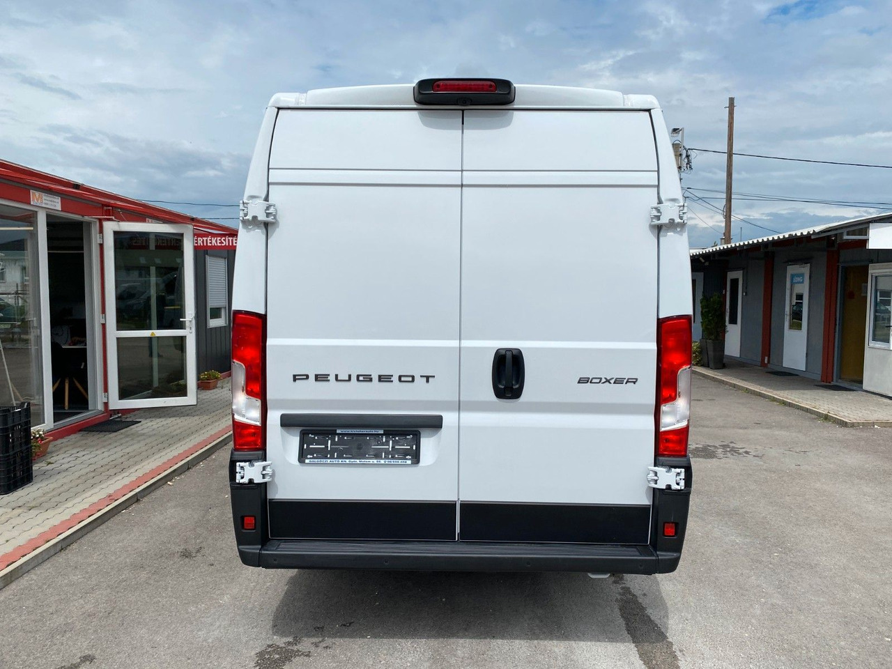 Peugeot Boxer Kasten Hochraum 435 L4H2 BlueHDi 140 Peugeot Boxer Kühlkasten 435 L4H2 BlueHDi 140 - Furgon: 5 kép. Peugeot Boxer Kasten Hochraum 435 L4H2 BlueHDi 140 Peugeot Boxer Kühlkasten 435 L4H2 BlueHDi 140 - Furgon: 5 kép.