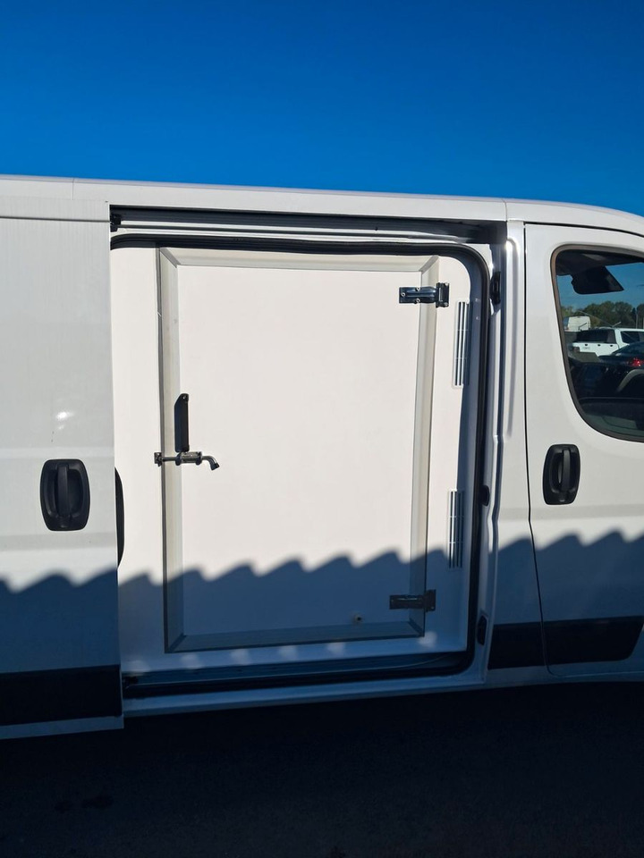 Peugeot Boxer - Hűtős kisteherautó: 5 kép. Peugeot Boxer - Hűtős kisteherautó: 5 kép.