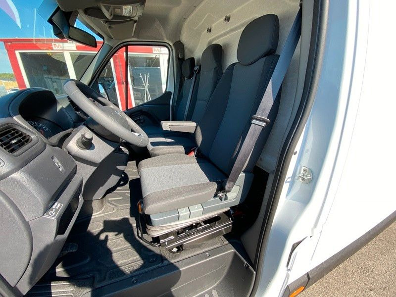 Új Furgon Renault Master L4H2 P5 4,5 t Renault Master L4H2 P5 4,5 t: 8 kép.