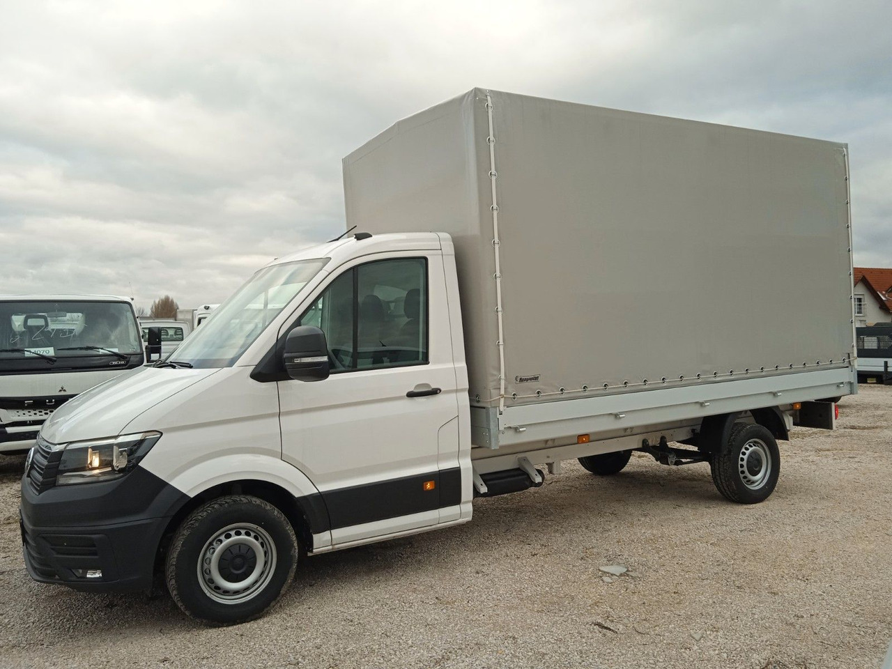 Volkswagen Crafter L4 Pritsche und Plane 140Ps SOFORT - Ponyvás kisteherautó: 2 kép. Volkswagen Crafter L4 Pritsche und Plane 140Ps SOFORT - Ponyvás kisteherautó: 2 kép.