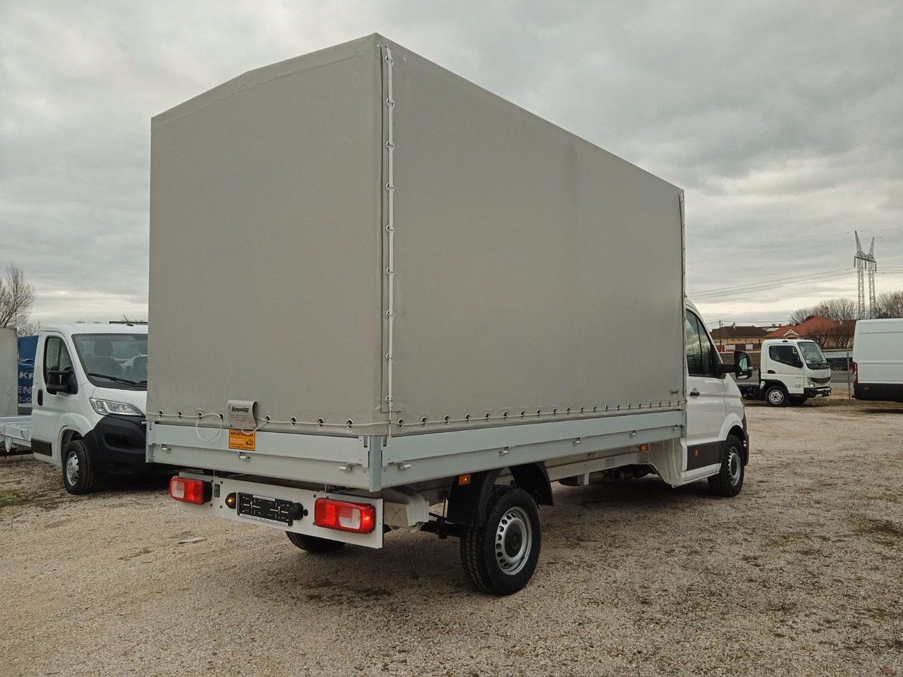 Volkswagen Crafter L4 Pritsche und Plane 140Ps SOFORT - Ponyvás kisteherautó: 4 kép. Volkswagen Crafter L4 Pritsche und Plane 140Ps SOFORT - Ponyvás kisteherautó: 4 kép.